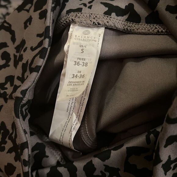 NWT balance collection storm leopard leggings small - Picture 9 of 9